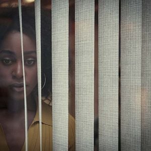 Foto Detrás de sus ojos