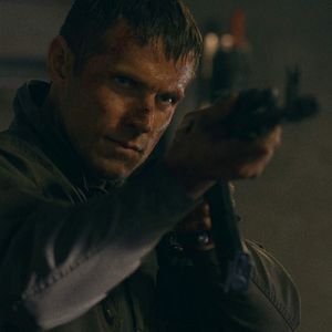 Foto Search and Destroy