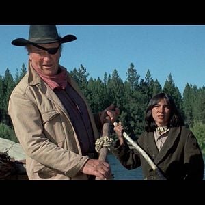 Foto El rifle y la Biblia