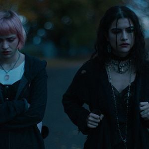 Foto We Need to Do Something