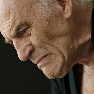 Foto Hombre muerto no sabe vivir