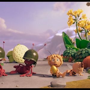 Foto La abeja Maya y el orbe dorado