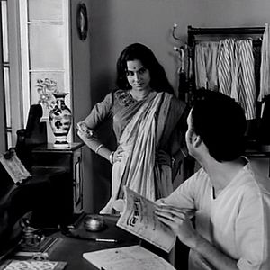 Foto Charulata. La esposa solitaria