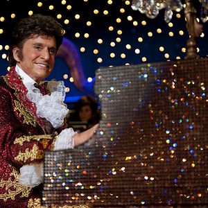 Foto Behind the Candelabra