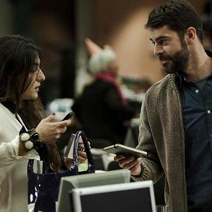 Foto Una pistola en cada mano