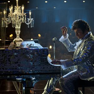 Foto Behind the Candelabra