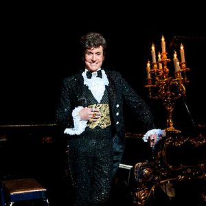 Foto Behind the Candelabra