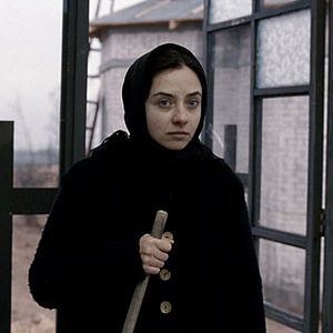 Foto Más allá de las colinas