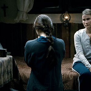 Foto Más allá de las colinas