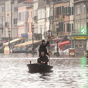 Foto La pequeña Venecia: Shun Li y el poeta