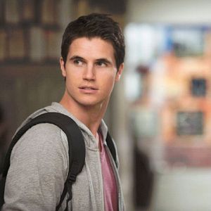 Foto Robbie Amell