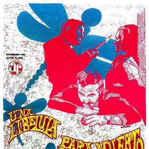 Foto Una libélula para cada muerto