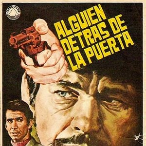 Foto Alguien detrás de la puerta