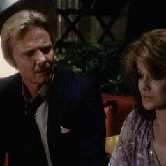 Foto Lookin' to Get Out