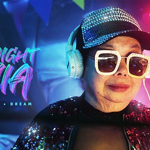 Foto Medianoche en Asia: Comer. Bailar. Soñar