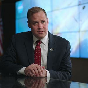 Foto Regreso al espacio