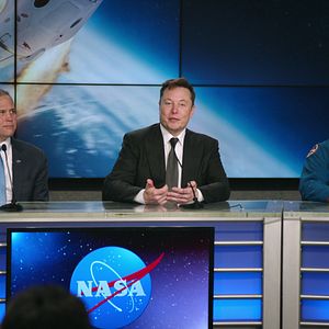 Foto Regreso al espacio