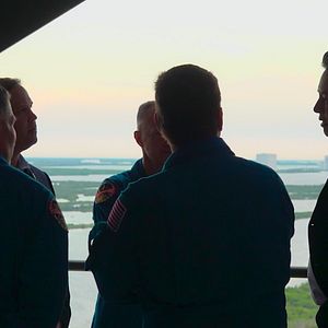 Foto Regreso al espacio