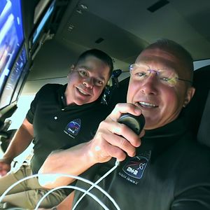 Foto Regreso al espacio