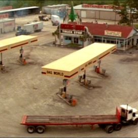 Foto Maximum Overdrive (La rebelión de las máquinas)