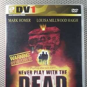 Foto Never Play with the Dead