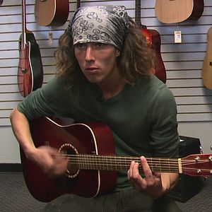 Foto El mochilero del hacha