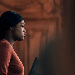 Foto Saint Omer, el pueblo contra Laurence Coly