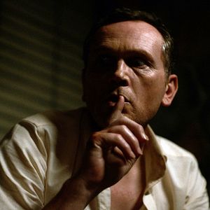 Foto We Need to Do Something