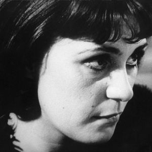 Foto Una muchacha sin historia