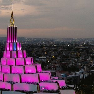 Foto La oscuridad de La Luz del Mundo