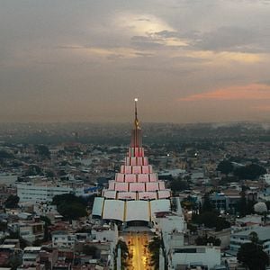Foto La oscuridad de La Luz del Mundo