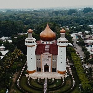 Foto La oscuridad de La Luz del Mundo