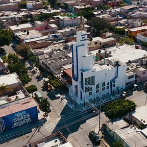 Foto La oscuridad de La Luz del Mundo