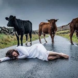 Foto La mujer en la pared