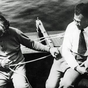 Foto Einstein y la bomba