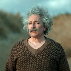 Foto Einstein y la bomba