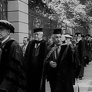 Foto Einstein y la bomba