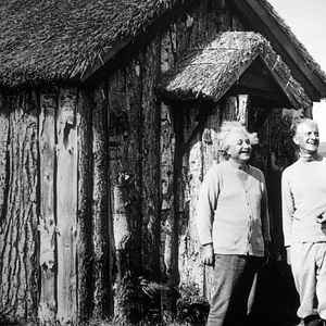 Foto Einstein y la bomba