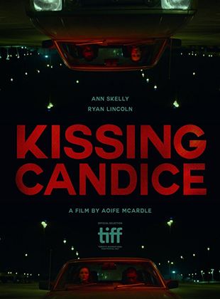 Besando a Candice