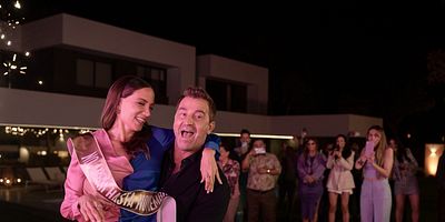 Cartel de Dos más dos...