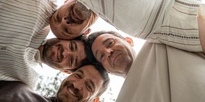 Cartel de Hombres evolucionantes