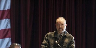 Cartel de Final flojo