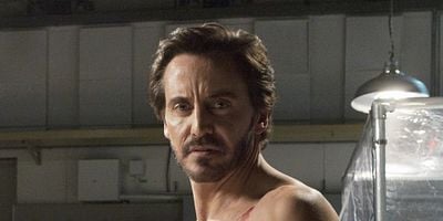 Cartel de Uneasy Lies the Head