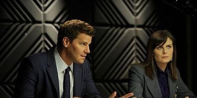 Cartel de El Pinocho en la jardinera