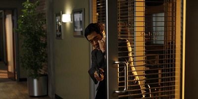 Cartel de Su mano derecha roja