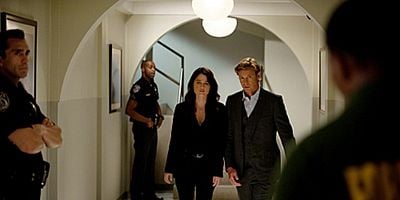 Cartel de Ni un centavo rojo