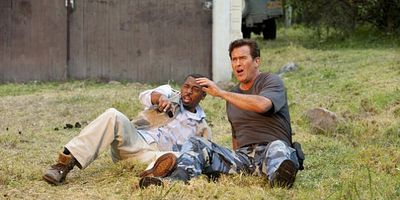 Cartel de Burn Notice: The Fall of Sam Axe - 04/17/2011