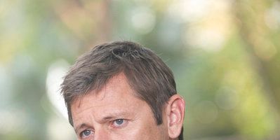 Cartel de Company Man