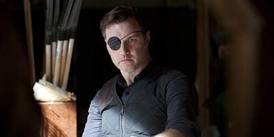 Cartel de Una flecha en el marco de la puerta