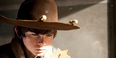 Cartel de Bienvenidos a las tumbas